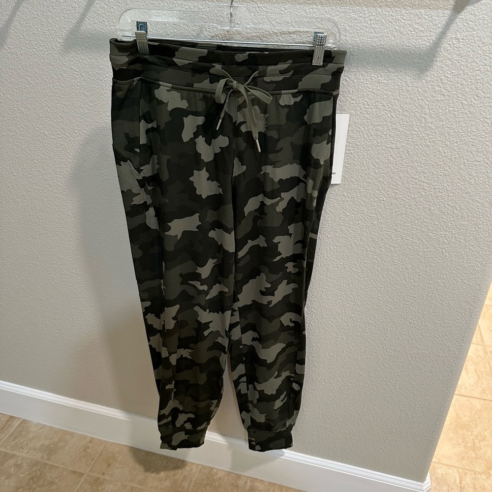 Lululemon Ready to Rulu HR  Camo Jogger Pants